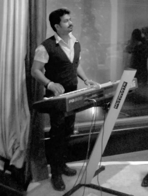 indian keyboard players Giza Egypt