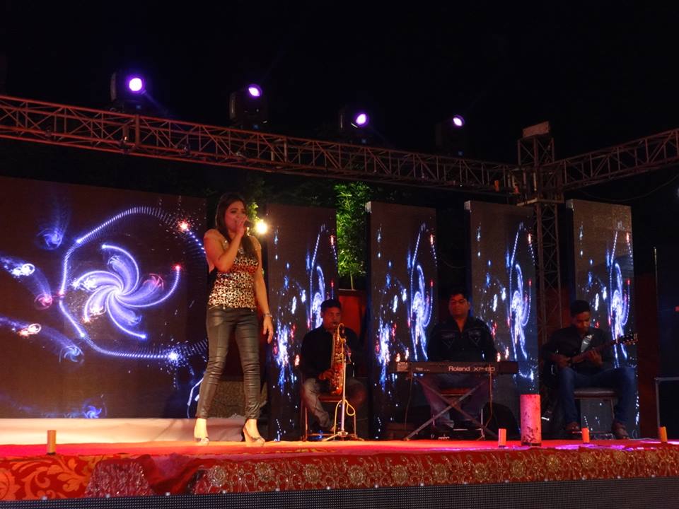 best live band with girl Giza Egypt