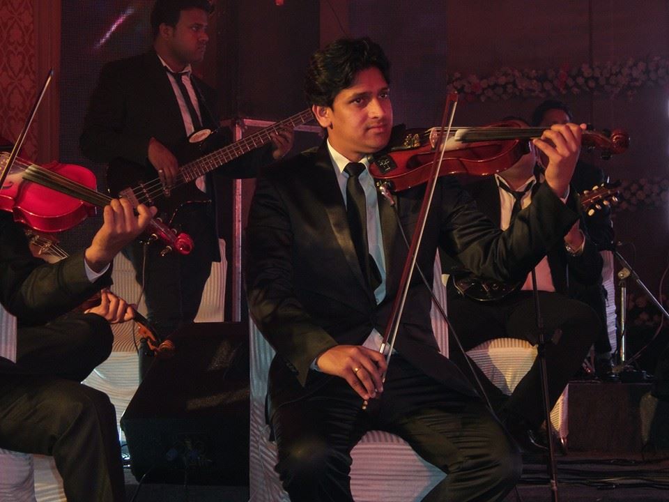 male violin players Giza Egypt